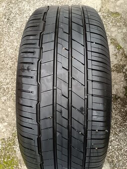 Prodám 4 ks. originál letní pneu o rozměrech : 235/55 R19 - 2