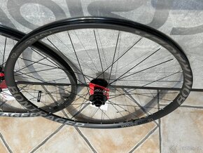 Karbonová kola Bontrager Kovee Elite 29” Boost - 2