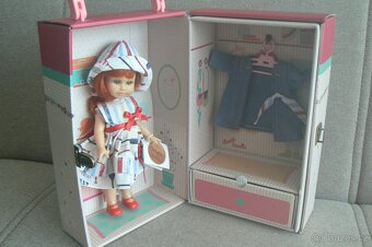 Španělská panenka Irena 22 cm s kufříkem - 2