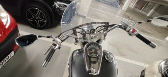 Suzuki intruder vl 800 c - 2