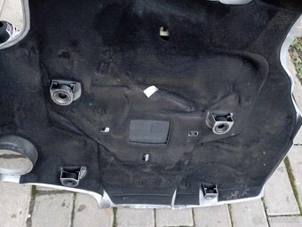 Kryt motoru audi V6 3.0 2.7 tdi - 2