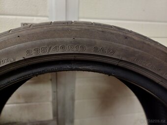 Letní PNEU 235/40 R19 - 2