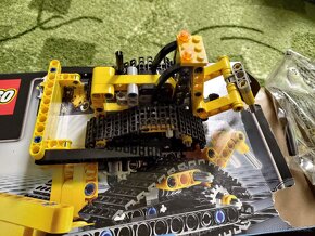 Lego 9391 Technic Pásový jeřáb - 2