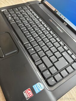 Funkční notebook HP s grafikou ATI - 2
