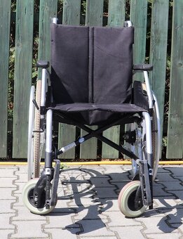 047-Mechanický invalidní vozík Meyra. - 2
