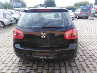 VW GOLF 5,, 1,6i BENZIN 75 KW= KLASIKA ZA 59000 KČ - 2