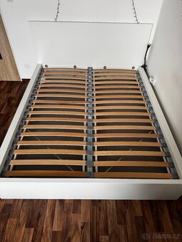 Postel – IKEA MALM 160x200 cm (včetně roštů a nosníku) - 2