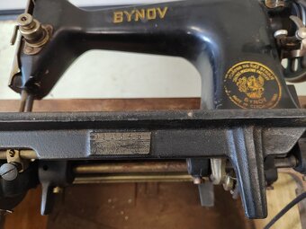 Šicí stroj - 2