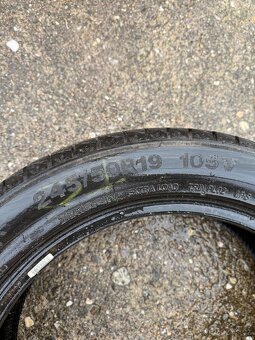 Zimni gumy velikosti R19,245/50 - 2