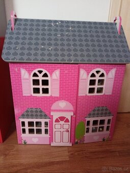 Dřevěný domeček pro panenky včetně nábytku - 2