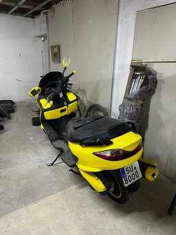 Suzuki Burgman 125 (UH125) - 2