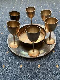 Tácek na láhev a 6 ks štamprle - 2