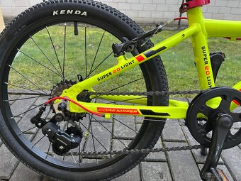 Detske kolo core nipper 20 superlight - 2