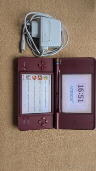 Nintendo DSi XL - 2