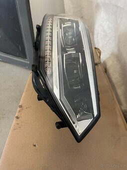 Vw touran svetlo prave - 2