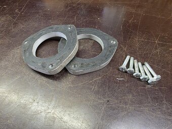 Podložky pod  tlumiče Octavia 2 - 2