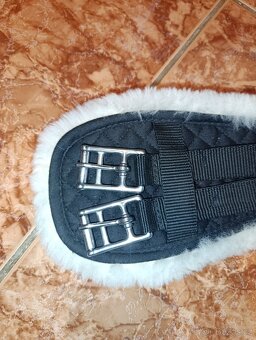 Drezurní podbřišník s pravým beránkem 60 cm - 2