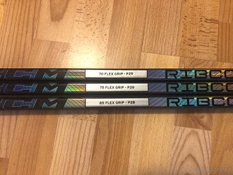 Pravé hole CCM Ribcor Trigger 8Pro - 2