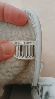 Dívčí brusle Worker Sibiri velikost 33 - 2