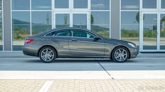 Mercedes-Benz E trieda Kupé 350 CGI Blue - 2