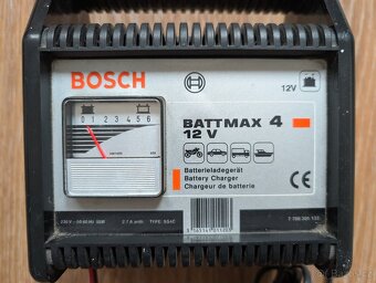 Nabíječka Bosch 12V / 2.7A - 2