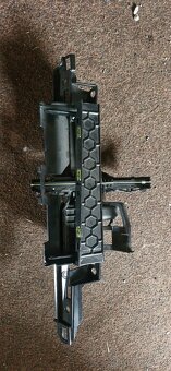 Mechanismus vysouvani displeje Audi A6 4g - 2