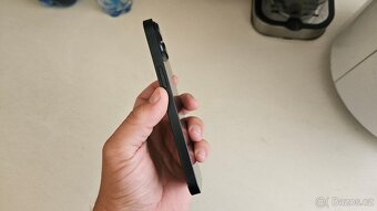 Vymením Apple iPhone 14 tmavý 128GB - 2