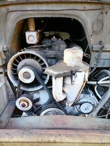 Praga v3s motor - 2