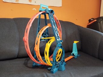 Hot Wheels track builder trojitá smyčka - 2