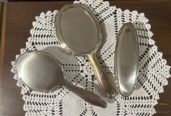 Elegantní vintage toaletní souprava – zrcadlo a kartáče - 2