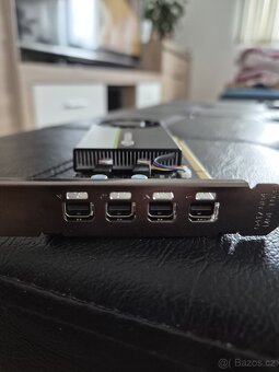 Nvidia T1000 4 GB = 3kusy - 2