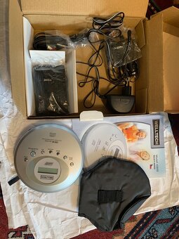 Walkman, reproduktory, CD player, - 2