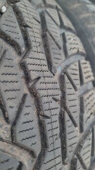 Zimní pneu Nokian 215/65 R16 - 2
