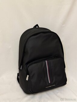 Batoh Tommy Hilfiger
- 2