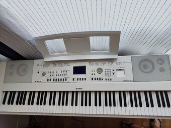 Digitální piano YAMAHA DGX 650 - 2