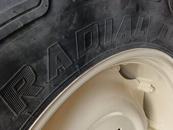 16,9-34 Prodám kompletní obutá kola na Zetor - 2