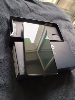 Motorola Edge 20 - 2