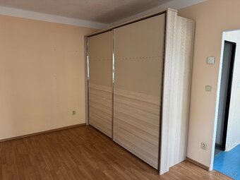 Šatní skříň - 2