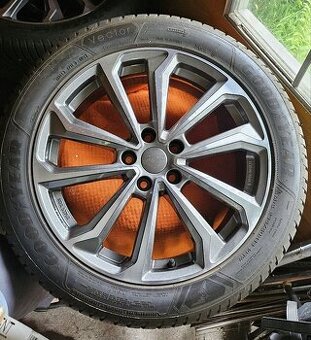 ZÁNOVNÍ Goodyear Vector 4seasons235/50 R19 + disky - 2