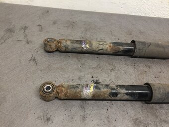 ŠKODA OCTAVIA 2 COMBI 2004-2013 - ZADNÍ TLUMIČE - 2