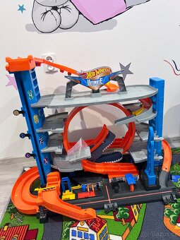 Hotwheels dráha ultimate garáž se žralokem - 2