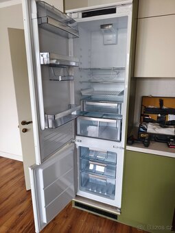 V záruce Lednice AEG 273L vestavěná, - 2