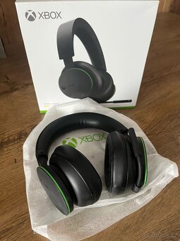 Herní sluchátka Xbox Wireless Headset - 2