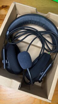 Herní sluchátka Razer BlackShark V2 - 2