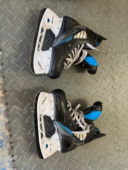 Hokejové brusle - 2