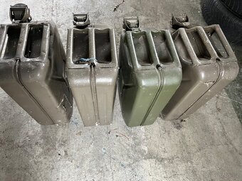 Prodám kanystry - 2