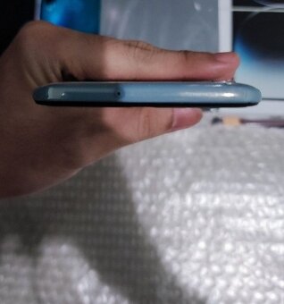 Samsung Galaxy A70 6/128 Bílá - 2