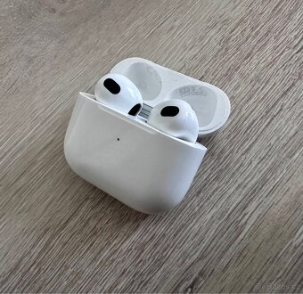 Apple AirPods 3 - 2