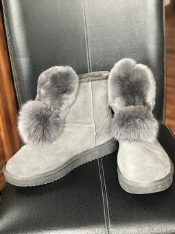 UGG - 2