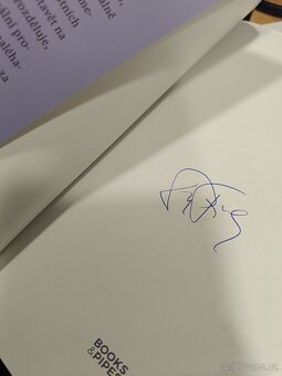 Prodám podepsanou knihu Petra Fialy - 2